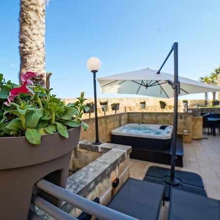 Harbour Views Duplex Maisonette With Jacuzzi Hot Tub Mgarr Exterior photo