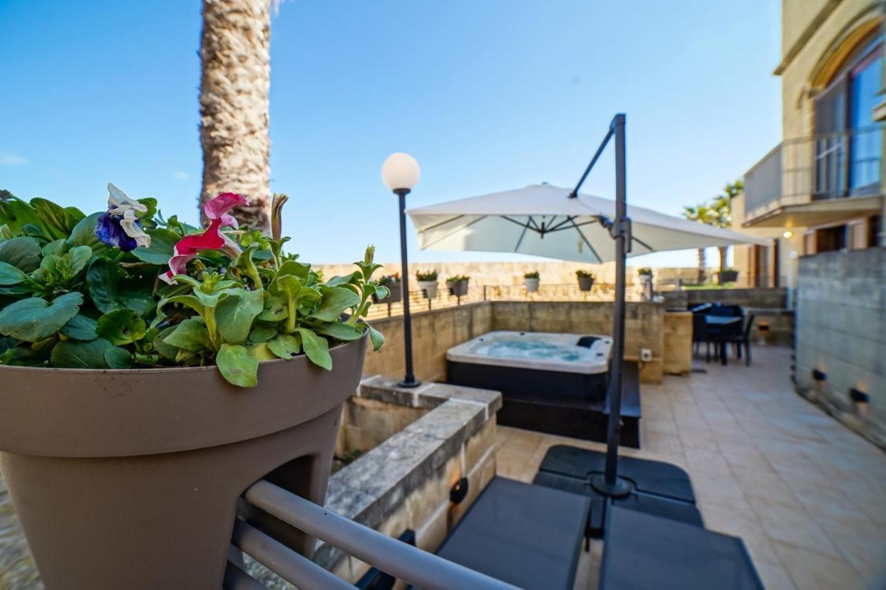 Harbour Views Duplex Maisonette With Jacuzzi Hot Tub Mgarr Exterior photo