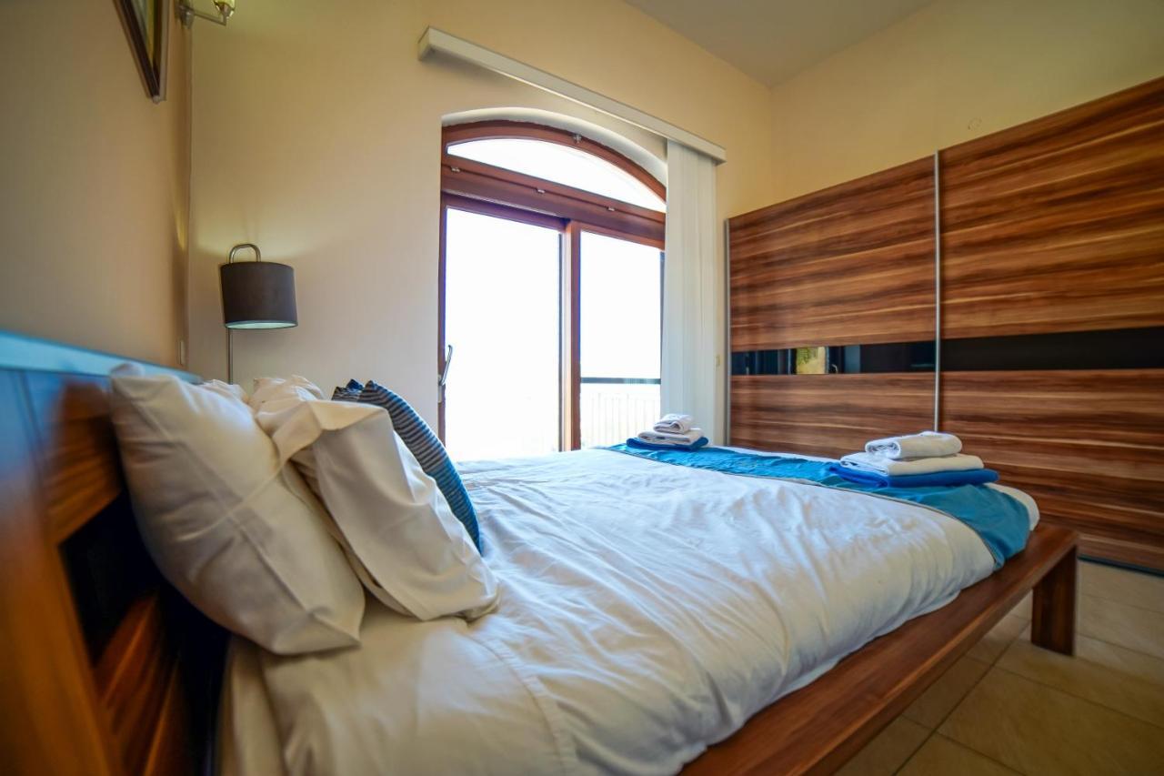 Harbour Views Duplex Maisonette With Jacuzzi Hot Tub Mgarr Exterior photo