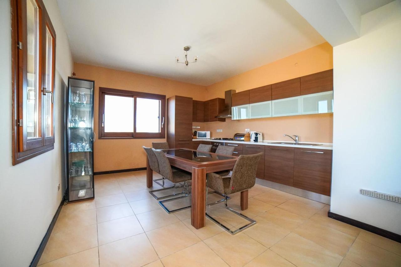 Harbour Views Duplex Maisonette With Jacuzzi Hot Tub Mgarr Exterior photo