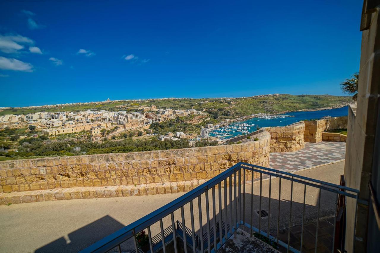 Harbour Views Duplex Maisonette With Jacuzzi Hot Tub Mgarr Exterior photo