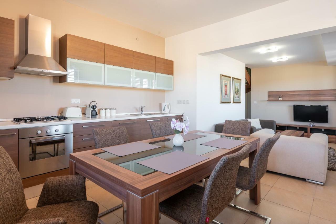 Harbour Views Duplex Maisonette With Jacuzzi Hot Tub Mgarr Exterior photo